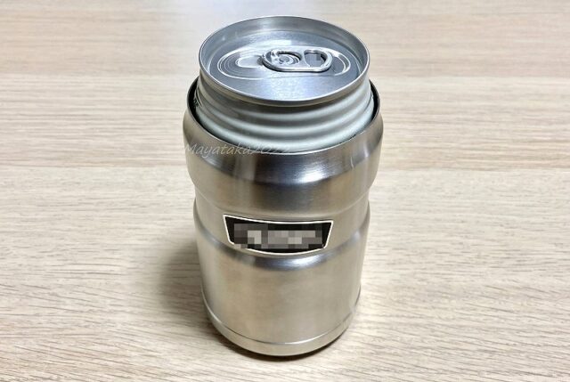 保冷缶ホルダー 350ml ROD-002に缶を装着、完了